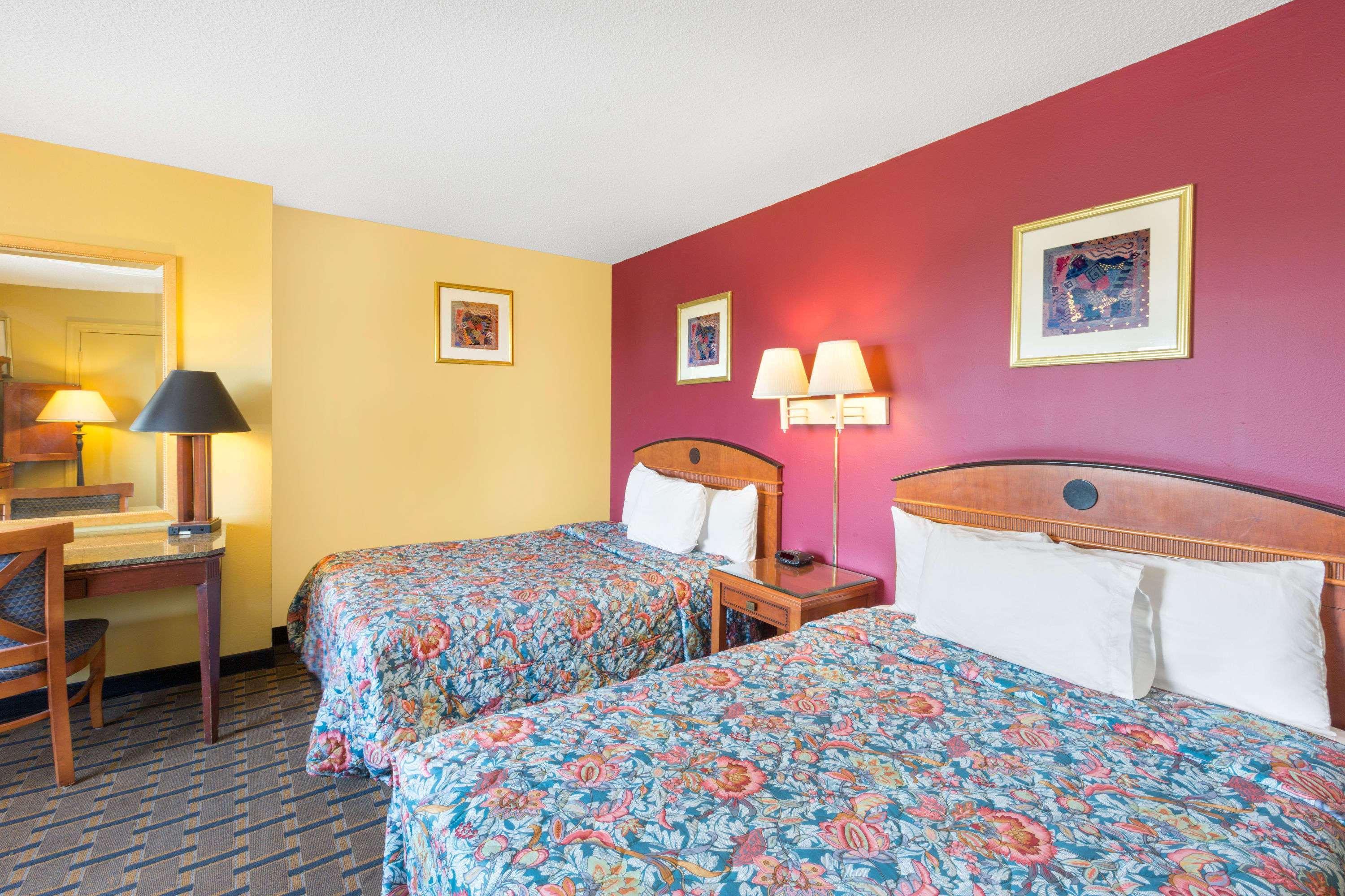 Days Inn By Wyndham Red Bluff Exterior photo