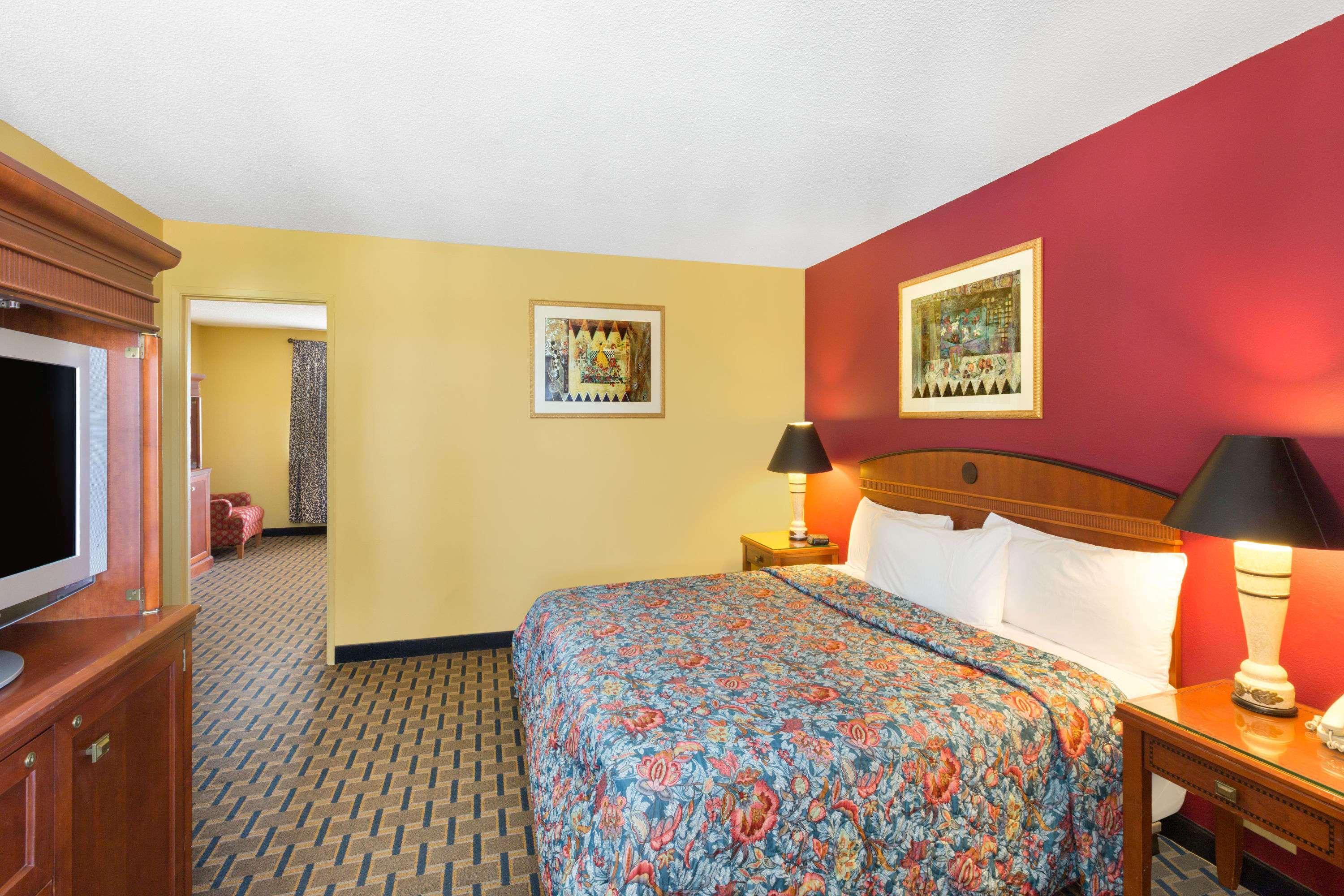 Days Inn By Wyndham Red Bluff Exterior photo