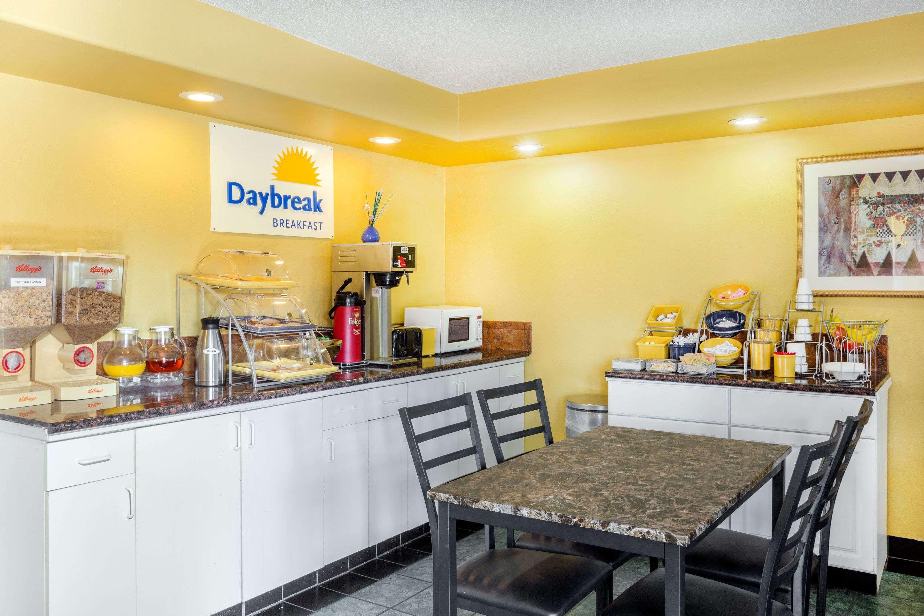 Days Inn By Wyndham Red Bluff Exterior photo
