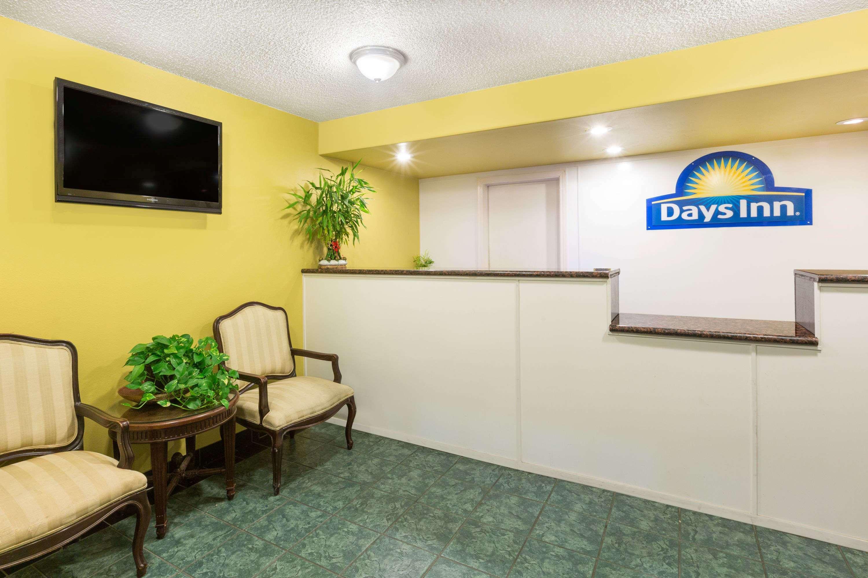 Days Inn By Wyndham Red Bluff Exterior photo